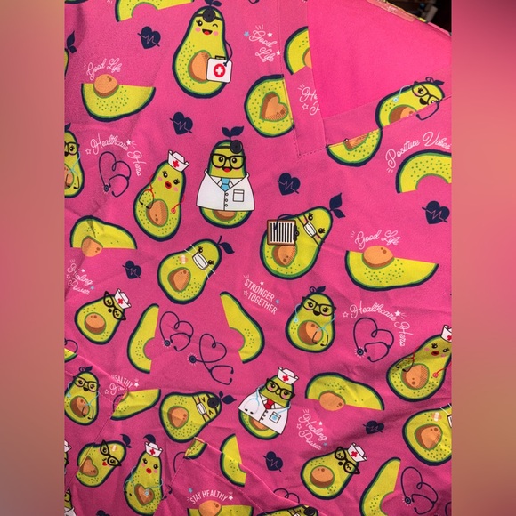 Pink Patterned Scrub Top Women’s XL - Picture 2 of 5